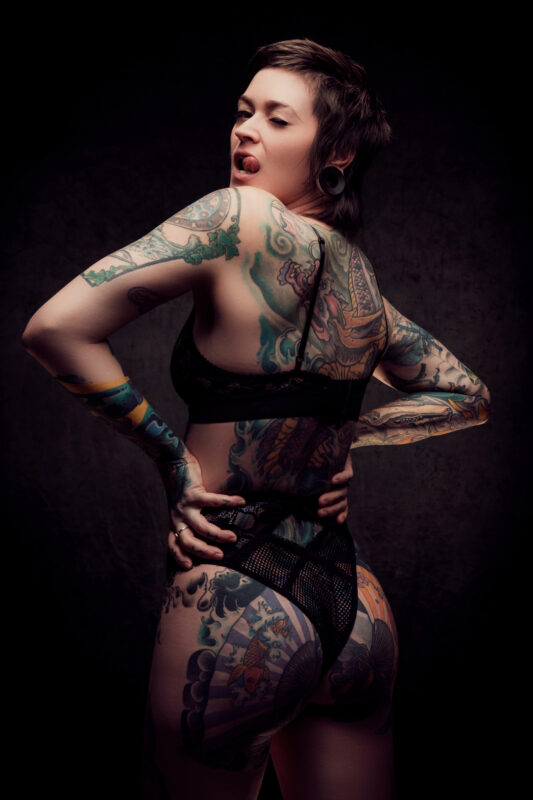 tattoo woman boudoir session